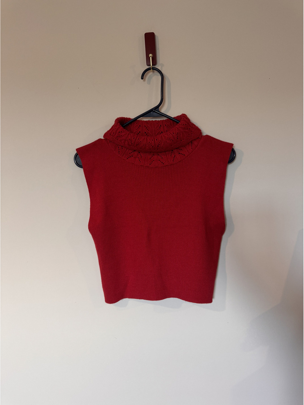 BECHAMEL Red One Size Pullover Mock Neck Sleeveless Sweater